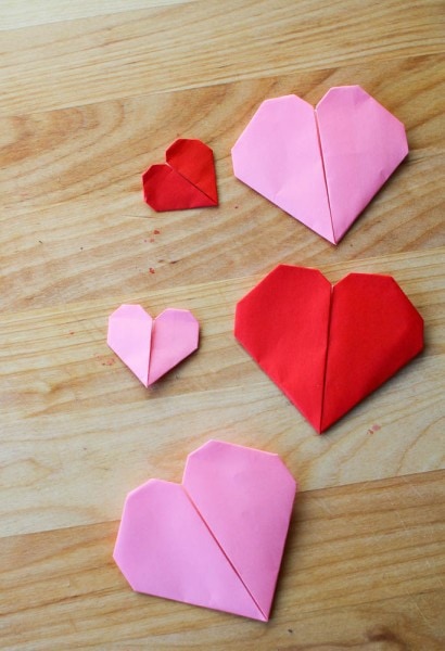 origami red and pink hearts