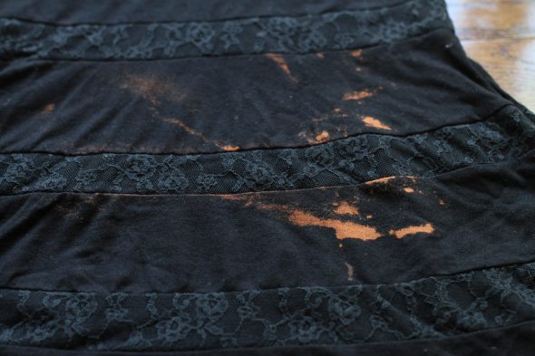 How to fix a bleach stain on black fabric 🖤 : r/howto