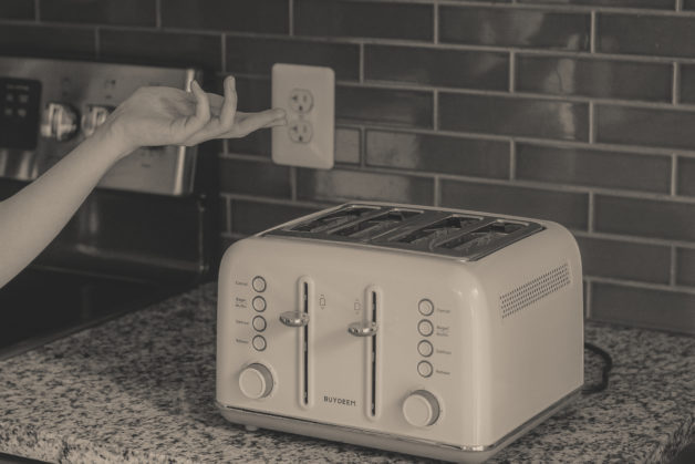 A Game-Changer for Quick Cooking: BUYDEEM Dora Toaster Oven Review