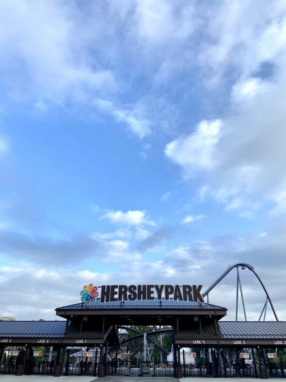 Hershey Park entrance sign.